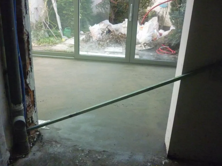 Extension vitrée à l’arrière d’une maison à Bruxelles — photo 4
