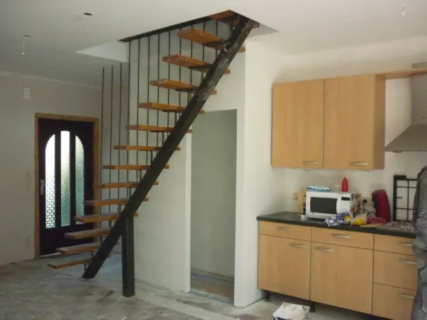 Rénovation d’un séjour avec escalier ouvert